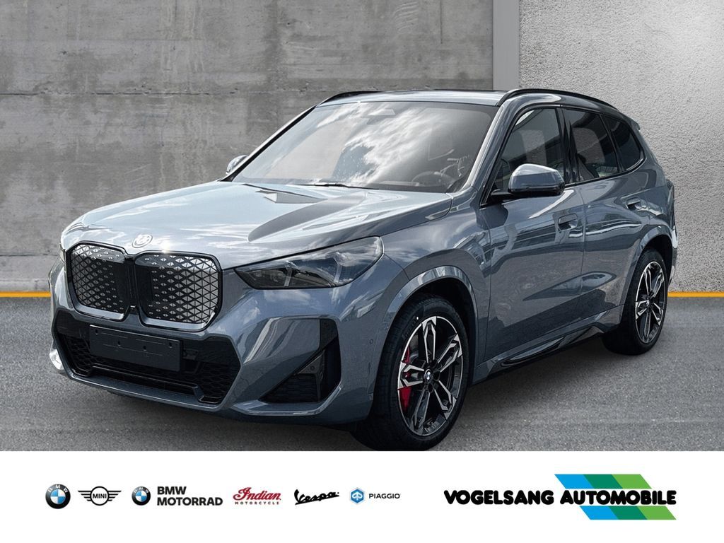 BMW iX1 eDrive20 M Sport Park-Assistent Plus harman/ Leasing