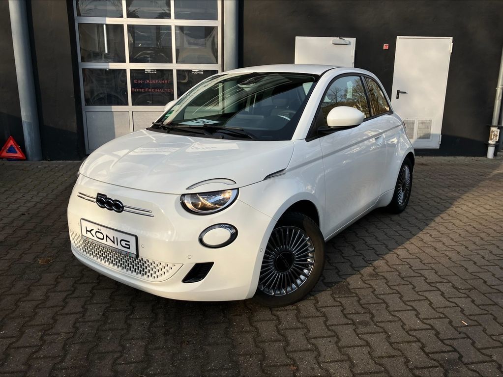 Fiat 500e 320km Reichweite Carplay 1. Hand Leasing