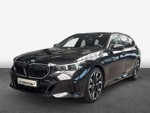 BMW 520d xDrive Touring M-Sport Pro Pano AHK Head-Up