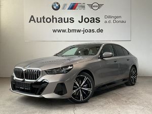 BMW i5 xDrive40 *Sitzbelüftung *AHK *20" LMR DAB