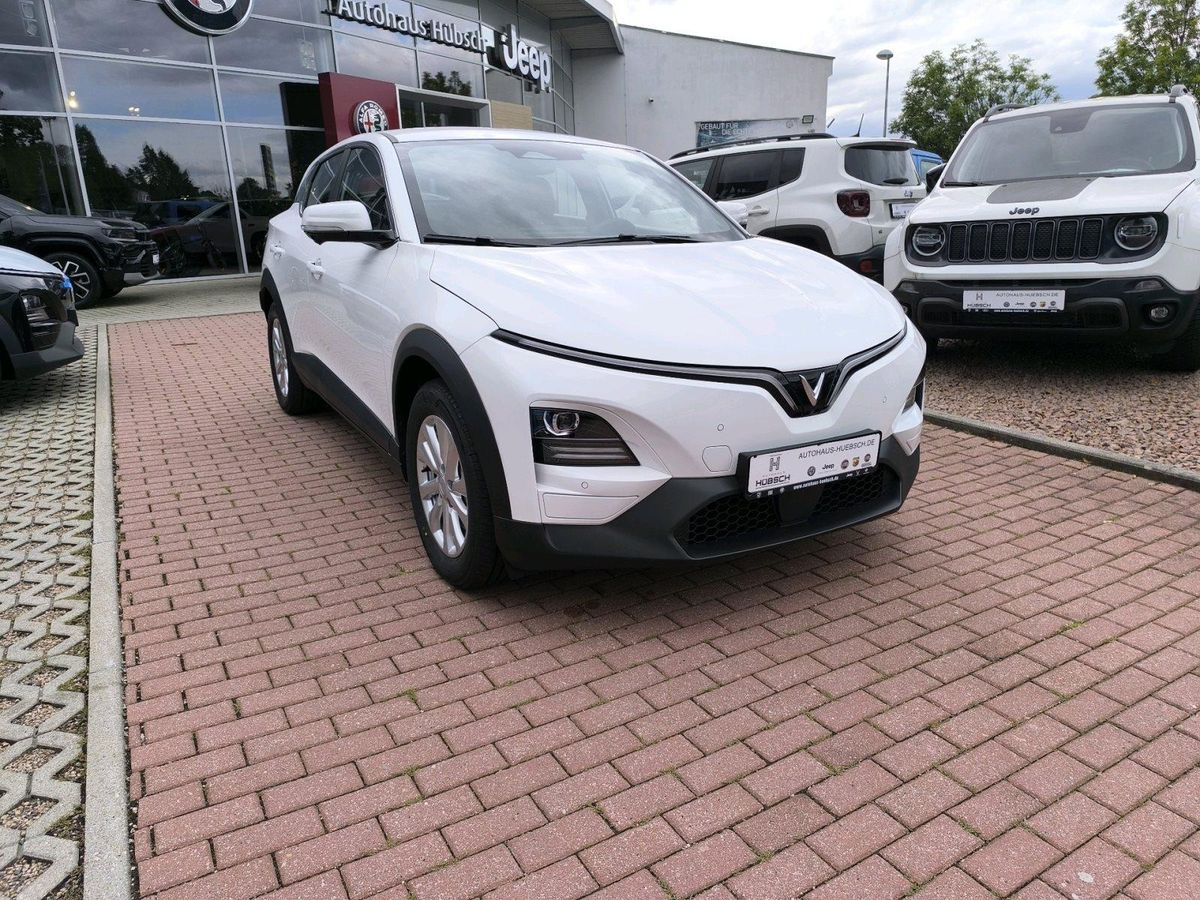 VinFast VF6 Eco Leasing
