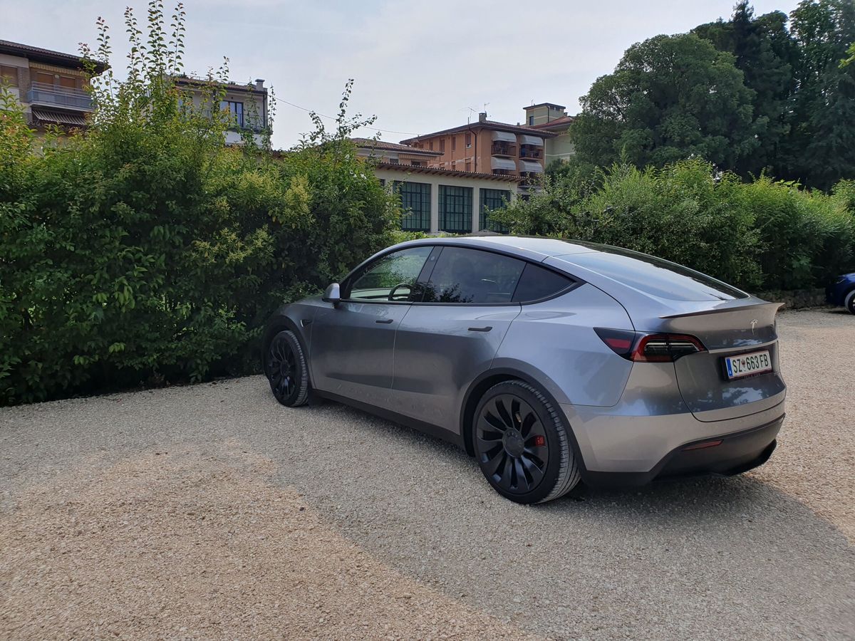 Tesla Model Y Performance QuickSilver Leasingübernahme