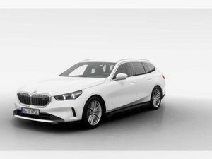 BMW i5 eDrive40 Touring AHK, Driving Assistant Plus uvm.