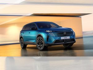Peugeot 5008 🚙 ALLURE SUV 🔷 | HYBRID 145e | 7 Sitzer 👨‍👩‍👧‍👦 | Rückfahrkamera
