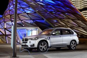 Plug-In Hybridauto BMW X5 xDrive40e. Bildquelle: BMW AG