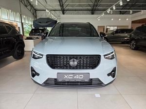 Volvo XC40 2.0 Plus Black Edition 2WD Leasing