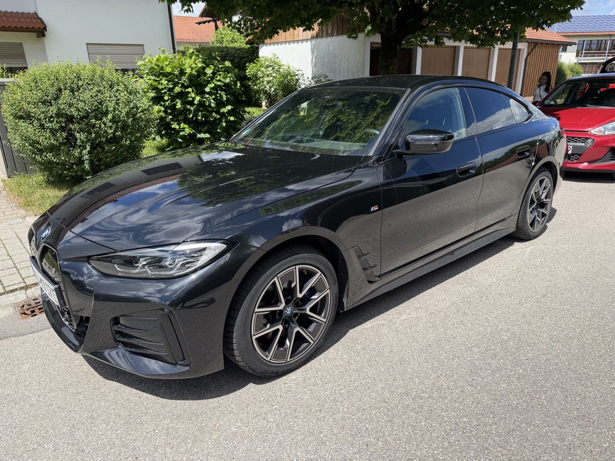 BMW i4 mit M Sportpaket Leasingübernahme