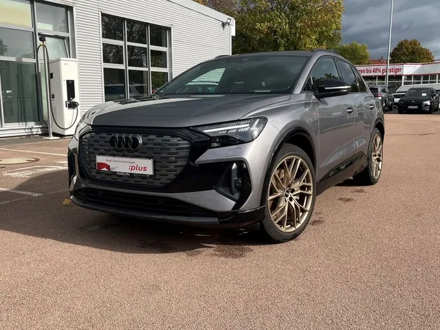 Audi Q4 e-tron 45 qu. S line MATRIX AHK ACC Kamera 21