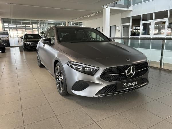 Mercedes-Benz A 180 Kompaktlimousine+Totwinkel+Abstands-Assistent+ Panorama-Schiebedach Leasing