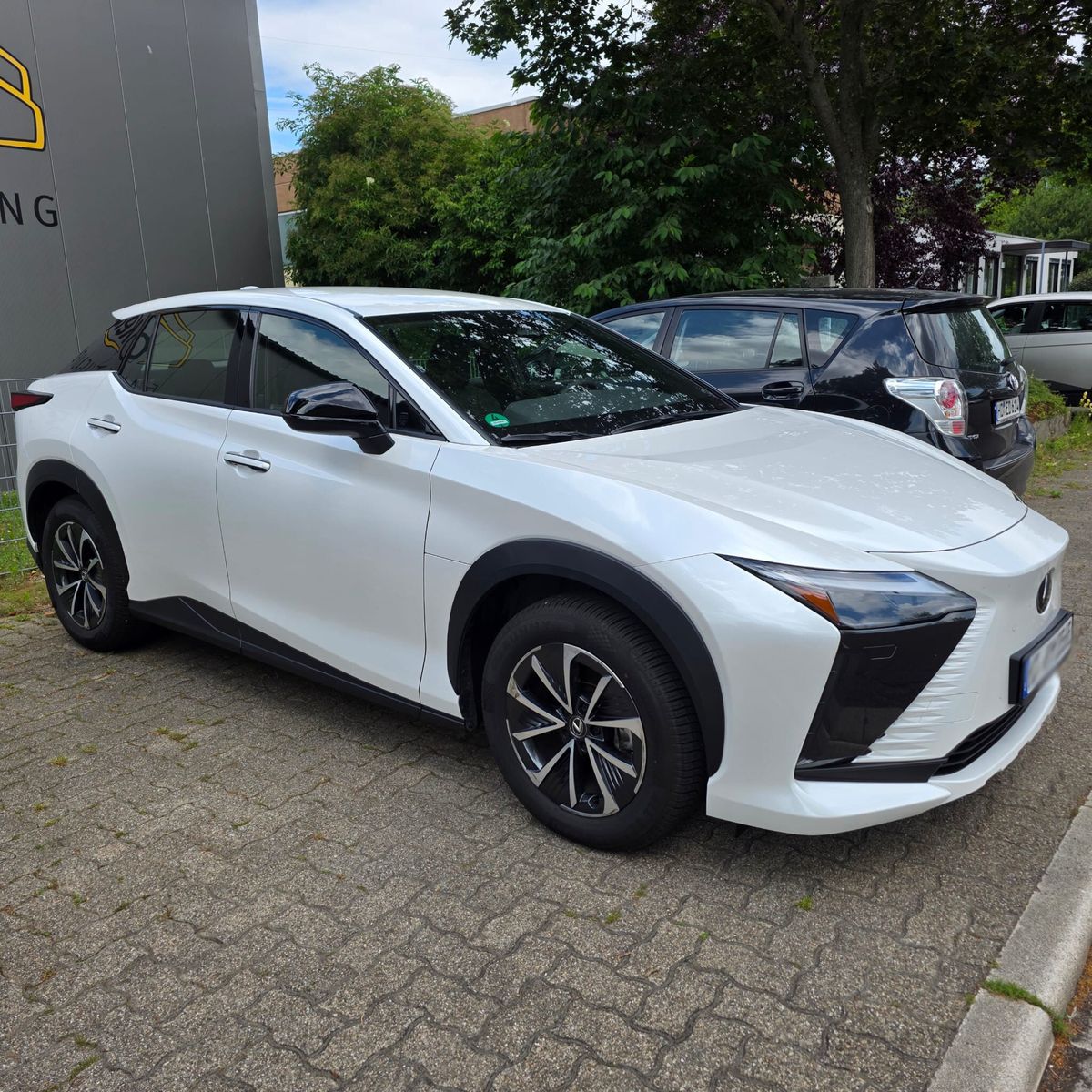 GEWERBE-LEASINGÜBERNAHME: Lexus RZ 300e E-Auto, 150€ Rate, UVP 55k, wie neu, 13.000km Leasingübernahme