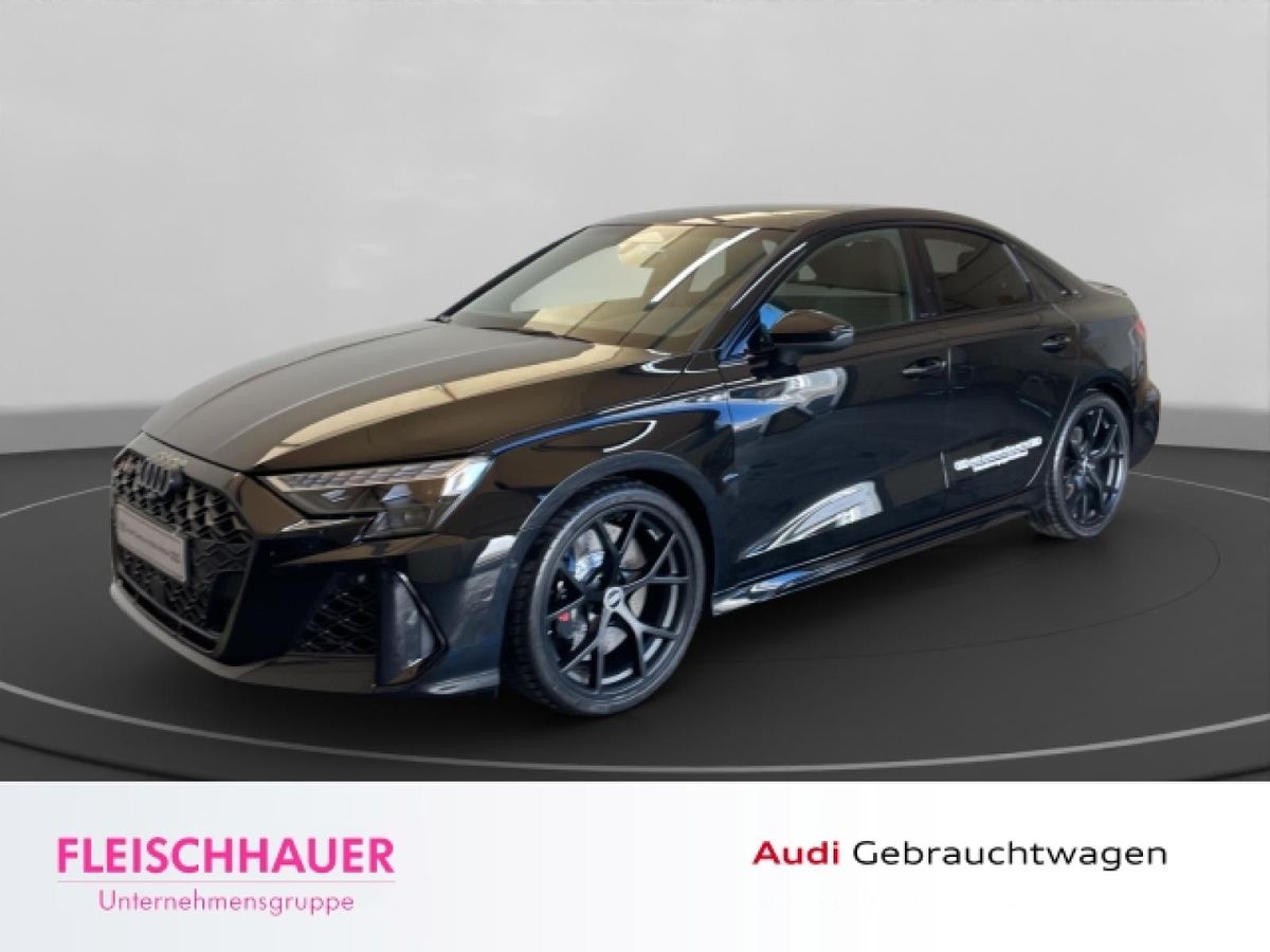 Audi RS3 Limousine TFSI quattro S tronic *verfügbar ab 1.8.*Panorama*SONOS*Carbon*280km/h*Assistenzpaket* Leasing