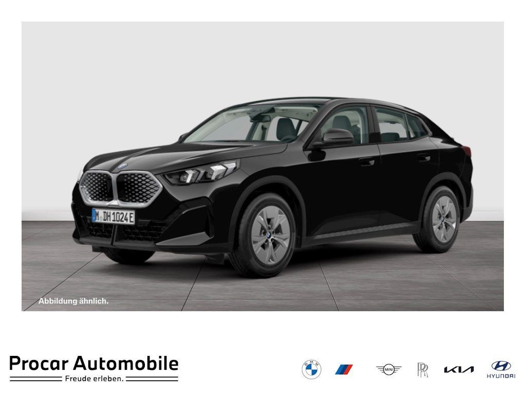 BMW iX2 eDrive20 PANO ACC RFK NAVI Standh. LED DAB Leasing