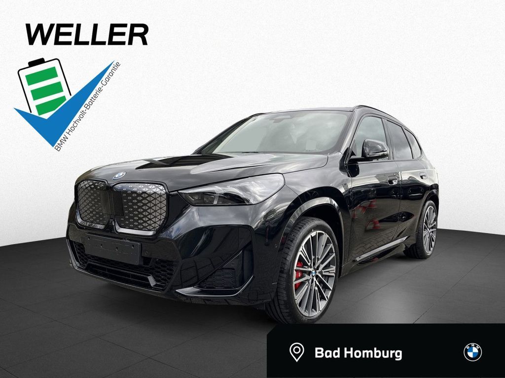BMW iX1 xDrive30 MSportPro Innov ComPak TravPak HUD Leasing