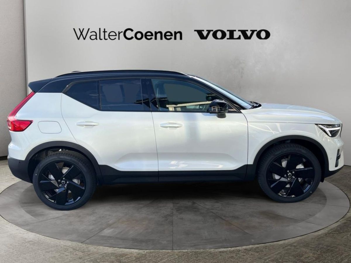 Volvo XC40 B3 Ultra Black Edition in grau oder weiß, incl. Überführungskosten, direkt verfügbar **GE Leasing